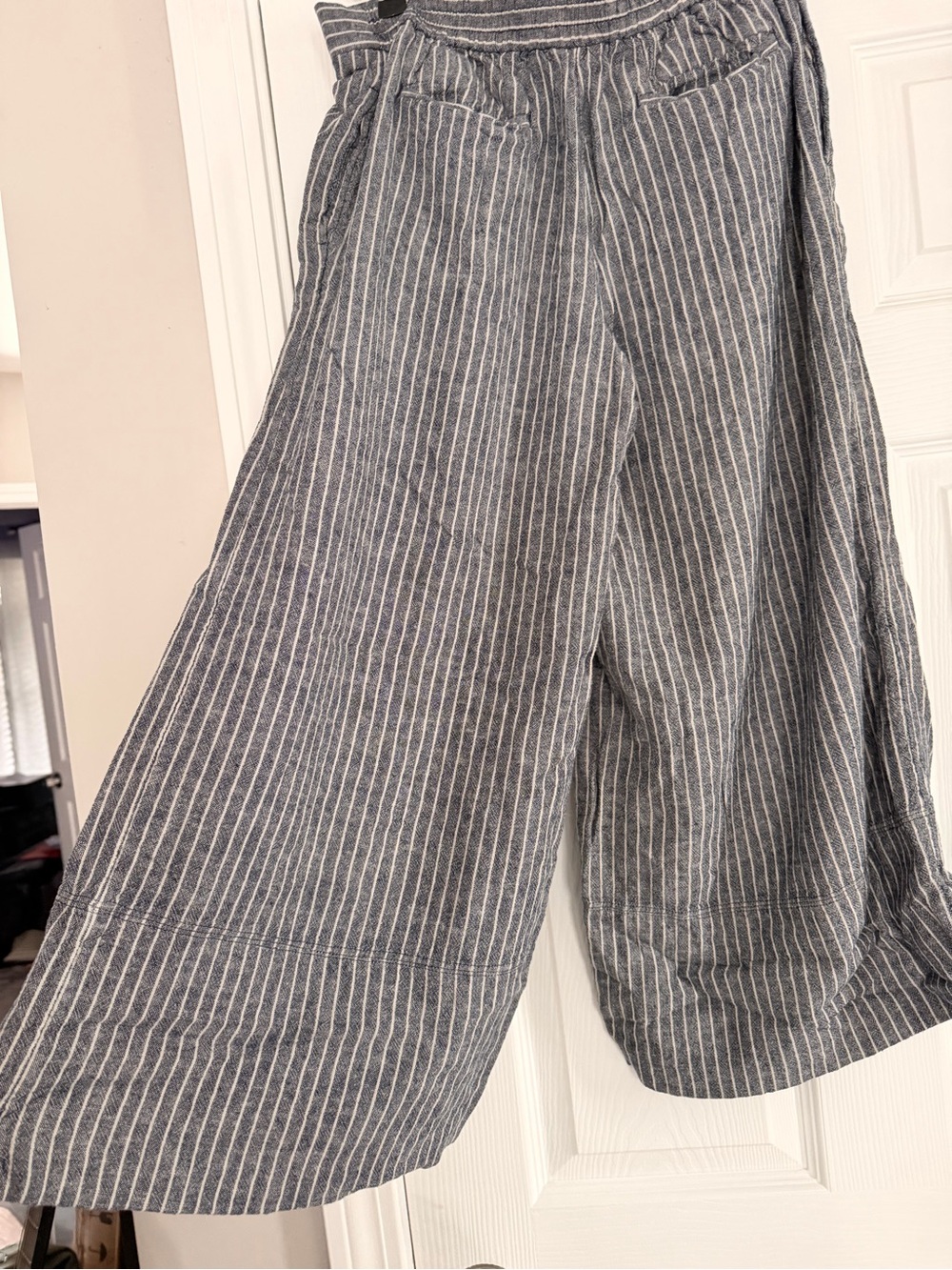 Banana Republic Gray and White Pinstripe Wide-Leg Pants